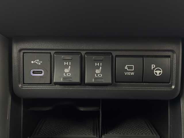 トヨタ カローラ クロス ハイブリッド Z 栃木県 2024(令6)年 3.5万km プラチナホワイトパールマイカ 純正ナビ/（BT/フルセグ/AM/FM/ミラーリング）/全周囲カメラ/衝突軽減システム/レーダークルーズコントロー/車線逸脱抑制機能/横滑り防止/クリアランナソー/ブラインドスポットモニター/電動リアゲート/パーキングサポート/前席シートヒーター/ビルトインETC2.0/電動格納ミラー/ステアリングスイッチ/純正アルミホイール/純正フロアマット/プッシュスタート/スマートキー/スペアキー