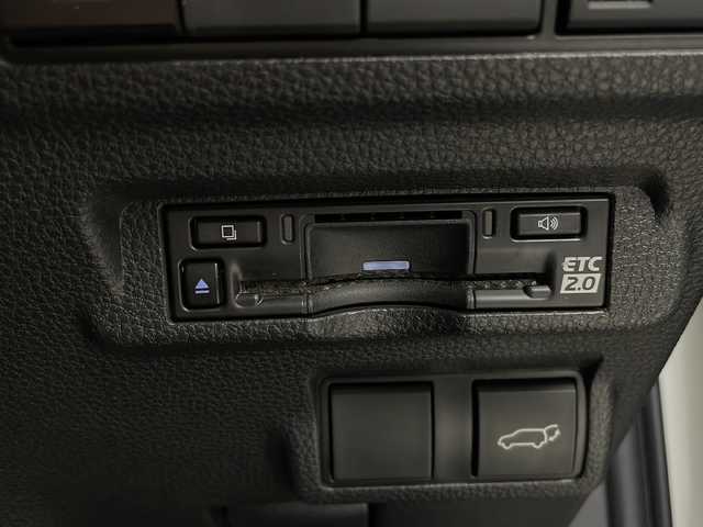 トヨタ カローラ クロス ハイブリッド Z 栃木県 2024(令6)年 3.5万km プラチナホワイトパールマイカ 純正ナビ/（BT/フルセグ/AM/FM/ミラーリング）/全周囲カメラ/衝突軽減システム/レーダークルーズコントロー/車線逸脱抑制機能/横滑り防止/クリアランナソー/ブラインドスポットモニター/電動リアゲート/パーキングサポート/前席シートヒーター/ビルトインETC2.0/電動格納ミラー/ステアリングスイッチ/純正アルミホイール/純正フロアマット/プッシュスタート/スマートキー/スペアキー