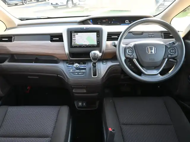 ホンダ フリード G ホンダセンシング 千葉県 2020(令2)年 6.4万km シーグラスブルーパール ホンダセンシング/・衝突軽減ブレーキ（CMBS）/・車線維持支援システム（LKAS）/・アダプティブクルーズコントロール（ACC）/・誤発進抑制機能/・後方誤発進抑制機能/両側パワースライドドア/前席シートヒーター/純正メモリーナビ/地デジTV/【DVD/CD再生機能　Bluetooth接続】/バックカメラ/ETC/ウインカーミラー/リアコーナーセンサー/Honda スマートキー