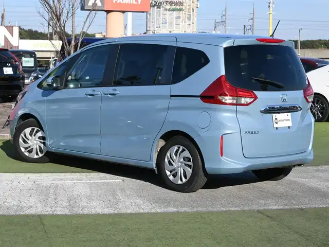 ホンダ フリード G ホンダセンシング 千葉県 2020(令2)年 6.4万km シーグラスブルーパール ホンダセンシング/・衝突軽減ブレーキ（CMBS）/・車線維持支援システム（LKAS）/・アダプティブクルーズコントロール（ACC）/・誤発進抑制機能/・後方誤発進抑制機能/両側パワースライドドア/前席シートヒーター/純正メモリーナビ/地デジTV/【DVD/CD再生機能　Bluetooth接続】/バックカメラ/ETC/ウインカーミラー/リアコーナーセンサー/Honda スマートキー