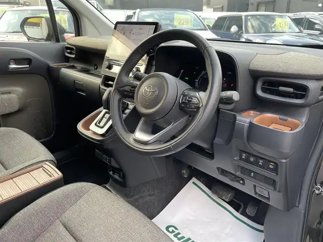 トヨタ シエンタ ハイブリッド Z 和歌山県 2023(令5)年 3.3万km ブラック ワンオーナー/PCS・LDA・PKSB・BSM・RCTA/純正メーカーナビ・フルセグTV・USB・Bluetooth/バックカメラ/両側パワースライドドア/レーダークルーズコントロール/クリアランスソナー/サイドミラーヒーター/セカンドシートCタイプ端子/スマートキー/スペアキー/保証書/取扱説明書