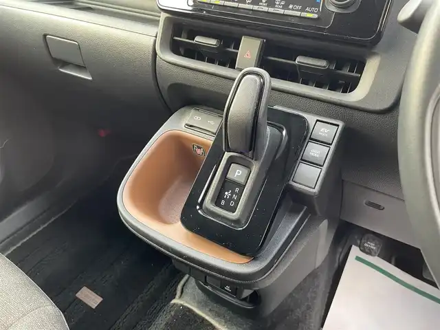 トヨタ シエンタ ハイブリッド Z 和歌山県 2023(令5)年 3.3万km ブラック ワンオーナー/PCS・LDA・PKSB・BSM・RCTA/純正メーカーナビ・フルセグTV・USB・Bluetooth/バックカメラ/両側パワースライドドア/レーダークルーズコントロール/クリアランスソナー/サイドミラーヒーター/セカンドシートCタイプ端子/スマートキー/スペアキー/保証書/取扱説明書