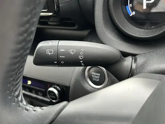 トヨタ ヤリスクロス G 富山県 2021(令3)年 3.6万km ブラックマイカ/ホワイトパールクリスタルシャイン 2トーン 純正メーカーナビ/フルセグTV/ツートンカラー/4WD/Bluetooth搭載/ドライブレコーダー前後/ETC/バックカメラ/レーダークルーズコントロール/コーナーセンサー前後/ブラインドスポットモニター/ダウンヒルアシストコントロール/レーンキープアシスト/純正スタッドレスタイヤ4本搭載/センターコンソール/オートライト/オートマチックハイビーム
