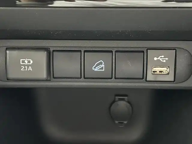 トヨタ ヤリスクロス G 富山県 2021(令3)年 3.6万km ブラックマイカ/ホワイトパールクリスタルシャイン 2トーン 純正メーカーナビ/フルセグTV/ツートンカラー/4WD/Bluetooth搭載/ドライブレコーダー前後/ETC/バックカメラ/レーダークルーズコントロール/コーナーセンサー前後/ブラインドスポットモニター/ダウンヒルアシストコントロール/レーンキープアシスト/純正スタッドレスタイヤ4本搭載/センターコンソール/オートライト/オートマチックハイビーム