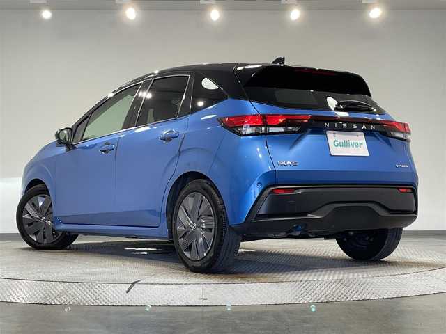 日産 ノート X 愛知県 2021(令3)年 2.7万km ビビットブルー / スーパーブラック 2トーン 純正９インチナビ/アラウンドビューモニター/衝突軽減ブレーキ/ブラインドスポットモニター/車線逸脱警報/クリアランスソナー/電動パーキングブレーキ/ワイヤレス充電/デジタルインナーミラー/ドライブレコーダー/ビルトインＥＴＣ２．０/USB＆HDMI入力端子/ＬＥＤヘッドライト/ISOFIX/純正フロアマット