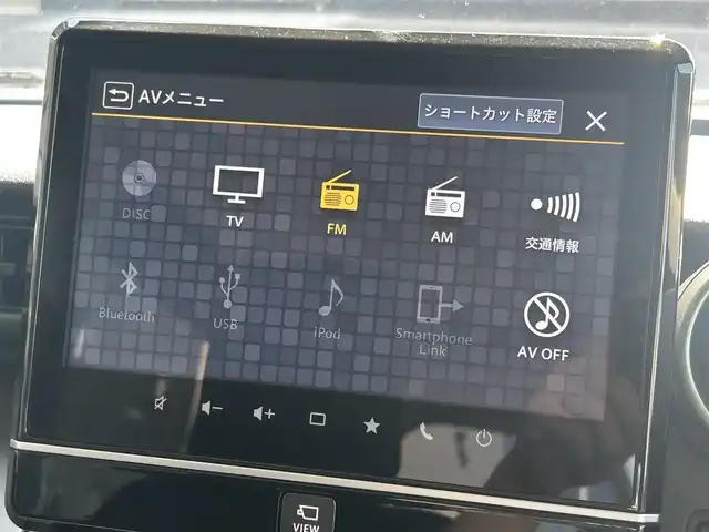 スズキ スペーシア ギア HYBRID XZ 滋賀県 2022(令4)年 4.8万km ピュアホワイトP 純正9インチナビ/両側パワースライドドア/全方位カメラ/バックカメラ/追従クルーズコントロール/コーナーセンサー/シートヒーター/LEDヘッドライト/レーンキープアシスト/オートマチックハイビーム/ルーフレール/Bluetooth/フルセグ/ipod/ビルトインETC/ステアリングリモコン/スマートキー/純正ドライブレコーダー