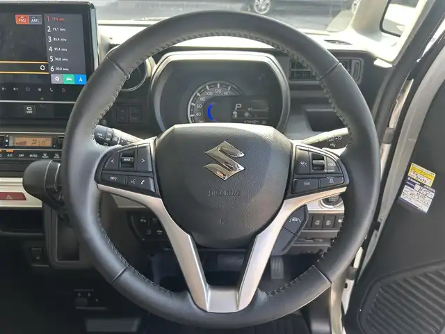 スズキ スペーシア ギア HYBRID XZ 滋賀県 2022(令4)年 4.8万km ピュアホワイトP 純正9インチナビ/両側パワースライドドア/全方位カメラ/バックカメラ/追従クルーズコントロール/コーナーセンサー/シートヒーター/LEDヘッドライト/レーンキープアシスト/オートマチックハイビーム/ルーフレール/Bluetooth/フルセグ/ipod/ビルトインETC/ステアリングリモコン/スマートキー/純正ドライブレコーダー