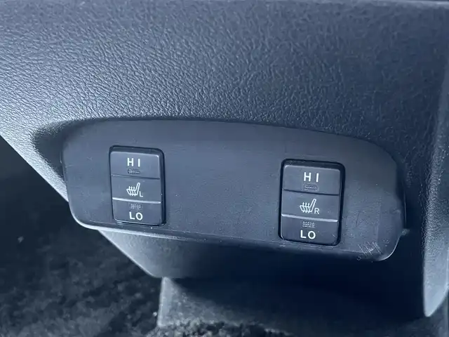 トヨタ シエンタ ハイブリッド G 東京都 2016(平28)年 7万km グリーンマイカM 純正SDナビ/【フルセグ・DVD再生可・CD・Bluetooth】/バックカメラ/ETC2.0/両側パワースライドドア/Toyota Safety Sense P/【プリクラッシュセーフティシステム・レーンディパーチャーアラート・オートマチックハイビーム・先行車発進お知らせ】/踏み間違い防止装置/横滑り防止機能/オートライト/前席シートヒーター/ステアリングスイッチ/フォグランプ/プッシュスタート/スマートキー/スペアキーあり/純正フロアマット/ドアバイザー/新車保証書/取扱説明書