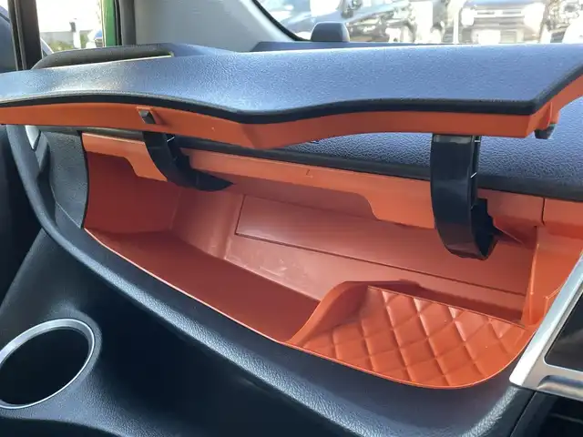 トヨタ シエンタ ハイブリッド G 東京都 2016(平28)年 7万km グリーンマイカM 純正SDナビ/【フルセグ・DVD再生可・CD・Bluetooth】/バックカメラ/ETC2.0/両側パワースライドドア/Toyota Safety Sense P/【プリクラッシュセーフティシステム・レーンディパーチャーアラート・オートマチックハイビーム・先行車発進お知らせ】/踏み間違い防止装置/横滑り防止機能/オートライト/前席シートヒーター/ステアリングスイッチ/フォグランプ/プッシュスタート/スマートキー/スペアキーあり/純正フロアマット/ドアバイザー/新車保証書/取扱説明書