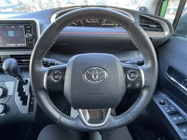 トヨタ シエンタ ハイブリッド G 東京都 2016(平28)年 7万km グリーンマイカM 純正SDナビ/【フルセグ・DVD再生可・CD・Bluetooth】/バックカメラ/ETC2.0/両側パワースライドドア/Toyota Safety Sense P/【プリクラッシュセーフティシステム・レーンディパーチャーアラート・オートマチックハイビーム・先行車発進お知らせ】/踏み間違い防止装置/横滑り防止機能/オートライト/前席シートヒーター/ステアリングスイッチ/フォグランプ/プッシュスタート/スマートキー/スペアキーあり/純正フロアマット/ドアバイザー/新車保証書/取扱説明書