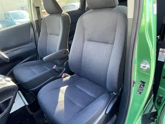 トヨタ シエンタ ハイブリッド G 東京都 2016(平28)年 7万km グリーンマイカM 純正SDナビ/【フルセグ・DVD再生可・CD・Bluetooth】/バックカメラ/ETC2.0/両側パワースライドドア/Toyota Safety Sense P/【プリクラッシュセーフティシステム・レーンディパーチャーアラート・オートマチックハイビーム・先行車発進お知らせ】/踏み間違い防止装置/横滑り防止機能/オートライト/前席シートヒーター/ステアリングスイッチ/フォグランプ/プッシュスタート/スマートキー/スペアキーあり/純正フロアマット/ドアバイザー/新車保証書/取扱説明書