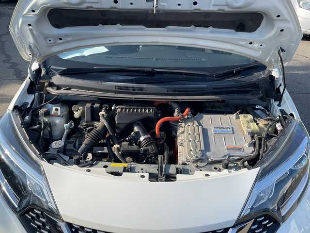 日産 ノート e－パワーオーテック FOUR 道東・釧路十勝 2019(令1)年 6万km ブリリアントホワイトパール 4WD/ワンオーナー/純正SDナビ/・フルセグ/CD/DVD/BT/ラジオ/アラウンドビューカメラ/インテリジェントルームミラー/クルーズコントロール/衝突軽減ブレーキ/レーンキープアシスト/コーナーセンサー/LEDヘッドライト/フォグランプ/純正15インチアルミホイール（サマー2024製）/ETC/フロアマット/ドアバイザー