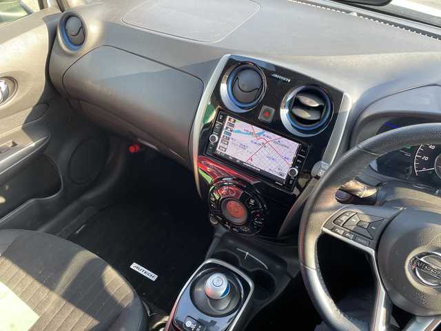 日産 ノート e－パワーオーテック FOUR 道東・釧路十勝 2019(令1)年 6万km ブリリアントホワイトパール 4WD/ワンオーナー/純正SDナビ/・フルセグ/CD/DVD/BT/ラジオ/アラウンドビューカメラ/インテリジェントルームミラー/クルーズコントロール/衝突軽減ブレーキ/レーンキープアシスト/コーナーセンサー/LEDヘッドライト/フォグランプ/純正15インチアルミホイール（サマー2024製）/ETC/フロアマット/ドアバイザー