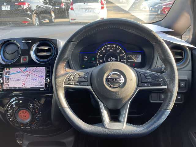 日産 ノート e－パワーオーテック FOUR 道東・釧路十勝 2019(令1)年 6万km ブリリアントホワイトパール 4WD/ワンオーナー/純正SDナビ/・フルセグ/CD/DVD/BT/ラジオ/アラウンドビューカメラ/インテリジェントルームミラー/クルーズコントロール/衝突軽減ブレーキ/レーンキープアシスト/コーナーセンサー/LEDヘッドライト/フォグランプ/純正15インチアルミホイール（サマー2024製）/ETC/フロアマット/ドアバイザー