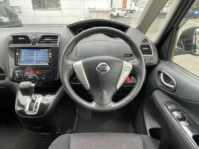 日産 セレナ ハイウェイS G Sハイブリッド 東京都 2013(平25)年 7.3万km スーパーブラック 7インチ純正ナビ/（CD/DVD/フルセグ）/Bluetooth/クルーズコントロール/プッシュスタート/オートライト/シフトロック機能/ETC/純正フロアマット/ドアバイザー/片側パワースライドドア/バックカメラ/社外スタットレスタイヤAR15インチ/盗難防止機能/スペアキー1本/スマートキー/保証書/取扱説明書