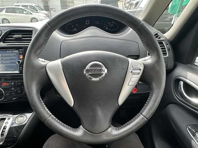 日産 セレナ ハイウェイS G Sハイブリッド 東京都 2013(平25)年 7.3万km スーパーブラック 7インチ純正ナビ/（CD/DVD/フルセグ）/Bluetooth/クルーズコントロール/プッシュスタート/オートライト/シフトロック機能/ETC/純正フロアマット/ドアバイザー/片側パワースライドドア/バックカメラ/社外スタットレスタイヤAR15インチ/盗難防止機能/スペアキー1本/スマートキー/保証書/取扱説明書