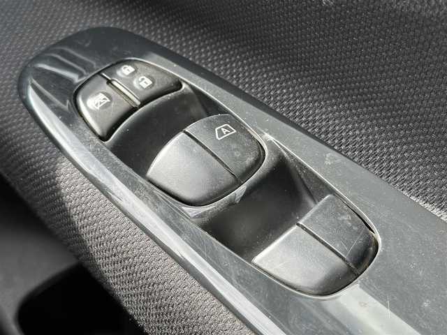 日産 セレナ ハイウェイS G Sハイブリッド 東京都 2013(平25)年 7.3万km スーパーブラック 7インチ純正ナビ/（CD/DVD/フルセグ）/Bluetooth/クルーズコントロール/プッシュスタート/オートライト/シフトロック機能/ETC/純正フロアマット/ドアバイザー/片側パワースライドドア/バックカメラ/社外スタットレスタイヤAR15インチ/盗難防止機能/スペアキー1本/スマートキー/保証書/取扱説明書