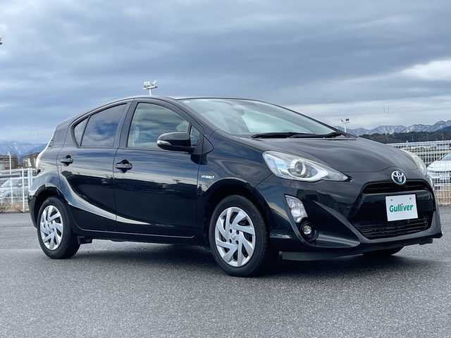 トヨタ アクア S 富山県 2015(平27)年 2.1万km ブラックマイカ 純正SDナビ/型式NSCP-W64/【ＣＤ／ＢＴ／ＡＭ／ＦＭ／ワンセグＴＶ】/ビルトインＥＴＣ　/スマートキー　/横滑り防止装置　/盗難防止装置　/アンチロックブレーキシステム　/オートライト　/フォグランプ　/純正キセノンヘッドライト　/エンジンスタートボタン　/スペアキー/オートエアコン/取扱説明書/ナビ取扱説明書