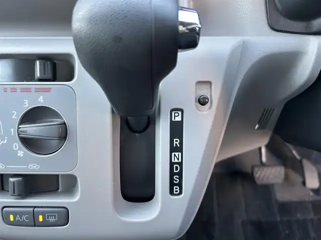 ダイハツ ミラ イース X SAⅢ 宮城県 2018(平30)年 4万km パールホワイトⅢ スマートアシストIII/純正SDナビ/【CD・DVD・SD・BT・フルセグTV】/バックカメラ/純正ドライブレコーダー/レーンキープアラート/衝突軽減ブレーキ/オートハイビーム/アイドリングストップ/ヘッドライトレベライザー/LEDヘッドライト/コーナーセンサー/フロアマット/ドアバイザー/電動格納ミラー/キーレス