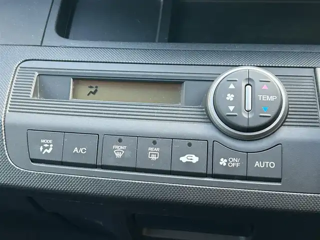 ホンダ フリード G ジャストセレクション 東京都 2012(平24)年 5.7万km プレミアムホワイトパール 純正メモリナビ（VXW-118VS）/ワンセグTV/Bluetooth/CD/DVD/FM/AM/VTR/バックカメラ/前方ドライブレコーダー/片側パワースライドドア/スペアキー/スマートキー/ウォークスルー/アイドリングストップ/電動格納ミラー/ウインカーミラー/純正フロアマット/ヘッドライトレベライザー/取扱説明書/保証書/記録簿