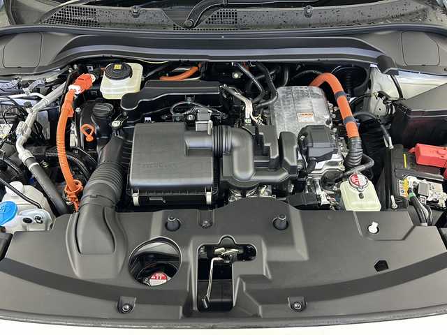 ホンダ ヴェゼル ハイブリッド e:HEV Z 岐阜県 2025(令7)年 0.1万km未満 パール 登録済未使用車/純正ディスプレイオーディオ/・ナビ/・フルセグ/・Bluetooth/・USB/バックカメラ/ホンダセンシング/ハーフレザーシート/シートヒーター/ハンドルヒーター/パワーバックドア/革巻きステアリング/パドルシフト/純正１８インチＡＷ/ビルトインETC2.0/プッシュスタート/スマートキー/LEDオートライト/フォグランプ/コーナーセンサー
