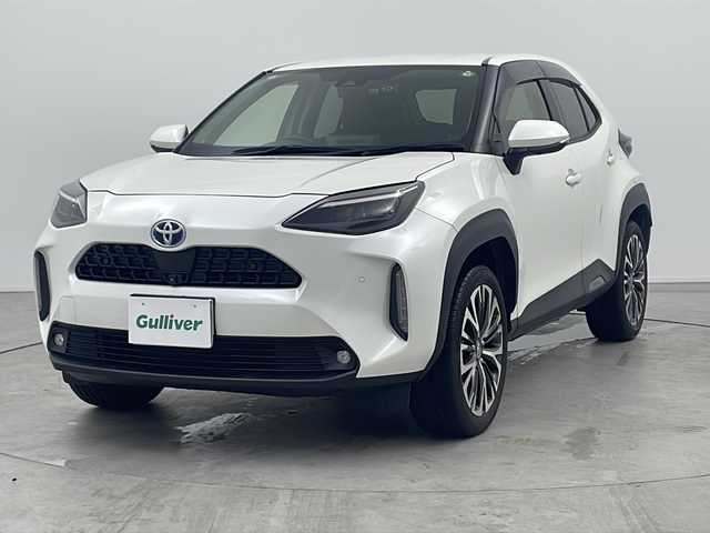 トヨタ ヤリスクロス ハイブリッド Z 三重県 2021(令3)年 2.8万km ホワイトパールクリスタルシャイン 禁煙車/純正9型ディスプレイオーディオ/全方位カメラ/トヨタセーフティセンス/レーダークルーズコントロール/レーンキープアシスト/ハーフレーザーシート/シートヒーター/オートハイビーム/ETC/ドライブレコーダー（前後）/コーナーセンサー