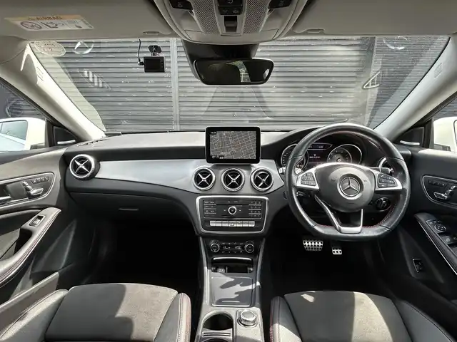メルセデス・ベンツ ＣＬＡ１８０ Sブレイク AMG スタイル 宮崎県 2019(平31)年 4.8万km ポーラホワイト 純正ナビゲーション/・Bluetooth/・CD DVD/・バックカメラ/・フルセグTV/アンビエントライト/パノラミックルーフ/ハーマンカードン/ドライブレコーダー/ハーフレザー/・D/N席パワーシート/・D/N席シートヒーター/AMGパッケージ/レーダーセーフティ/パワーバックドア/アクティブクルーズコントロール