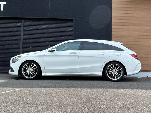 メルセデス・ベンツ ＣＬＡ１８０ Sブレイク AMG スタイル 宮崎県 2019(平31)年 4.8万km ポーラホワイト 純正ナビゲーション/・Bluetooth/・CD DVD/・バックカメラ/・フルセグTV/アンビエントライト/パノラミックルーフ/ハーマンカードン/ドライブレコーダー/ハーフレザー/・D/N席パワーシート/・D/N席シートヒーター/AMGパッケージ/レーダーセーフティ/パワーバックドア/アクティブクルーズコントロール