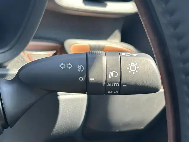 トヨタ シエンタ ハイブリッド Z 和歌山県 2024(令6)年 0.2万km ベージュ MC後モデル/10インチメーカーデイスプレーオーディオナビ/パノラミックビューカメラ/革巻きステアリング/ステアリングスイッチ/ステアリングヒーター/シートヒーター/両側パワースライドドア/LEDヘッドライト/ETC/フロアマット/100Ｖ