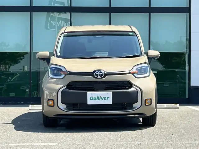 トヨタ シエンタ ハイブリッド Z 和歌山県 2024(令6)年 0.2万km ベージュ MC後モデル/10インチメーカーデイスプレーオーディオナビ/パノラミックビューカメラ/革巻きステアリング/ステアリングスイッチ/ステアリングヒーター/シートヒーター/両側パワースライドドア/LEDヘッドライト/ETC/フロアマット/100Ｖ