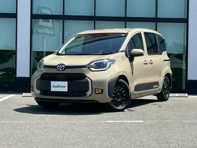 トヨタ シエンタ ハイブリッド Z 和歌山県 2024(令6)年 0.2万km ベージュ MC後モデル/10インチメーカーデイスプレーオーディオナビ/パノラミックビューカメラ/革巻きステアリング/ステアリングスイッチ/ステアリングヒーター/シートヒーター/両側パワースライドドア/LEDヘッドライト/ETC/フロアマット/100Ｖ