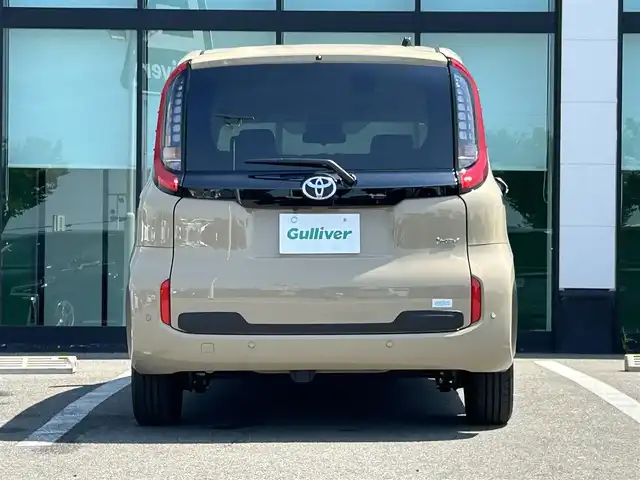 トヨタ シエンタ ハイブリッド Z 和歌山県 2024(令6)年 0.2万km ベージュ MC後モデル/10インチメーカーデイスプレーオーディオナビ/パノラミックビューカメラ/革巻きステアリング/ステアリングスイッチ/ステアリングヒーター/シートヒーター/両側パワースライドドア/LEDヘッドライト/ETC/フロアマット/100Ｖ