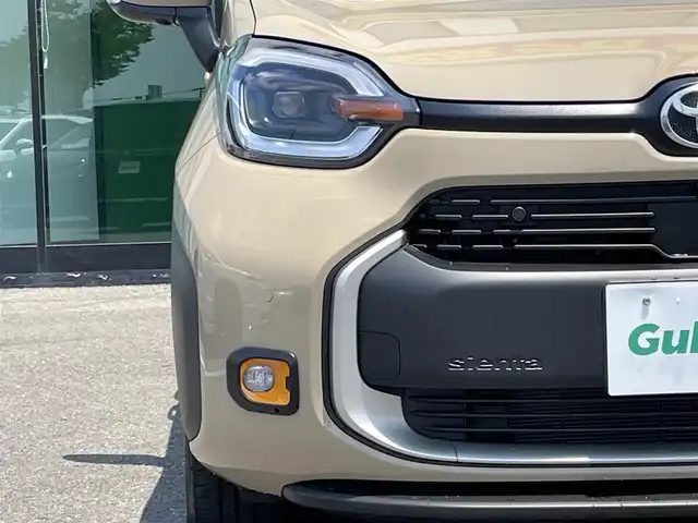 トヨタ シエンタ ハイブリッド Z 和歌山県 2024(令6)年 0.2万km ベージュ MC後モデル/10インチメーカーデイスプレーオーディオナビ/パノラミックビューカメラ/革巻きステアリング/ステアリングスイッチ/ステアリングヒーター/シートヒーター/両側パワースライドドア/LEDヘッドライト/ETC/フロアマット/100Ｖ