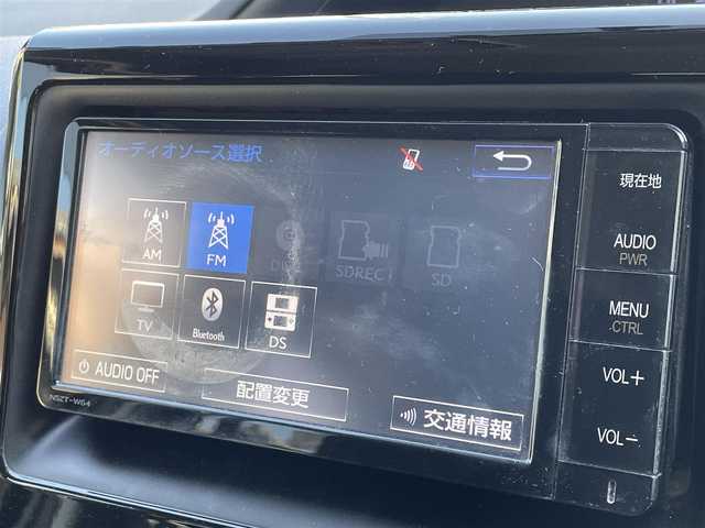 トヨタ ヴォクシー X 愛知県 2014(平26)年 8.9万km ブラック (株)IDOMが運営する【じしゃロン豊川店】の自社ローン専用車両になりますこちらは現金またはオートローンご利用時の価格です。自社ローンご希望の方は別途その旨お申付け下さい/純正SDナビ【NSZT-W64】/フルセグテレビ/バックモニター/Bluetooth/ビルトインETC/アイドリングストップ/片側パワースライドドア/LEDライト/取扱説明書（車両・ナビ）