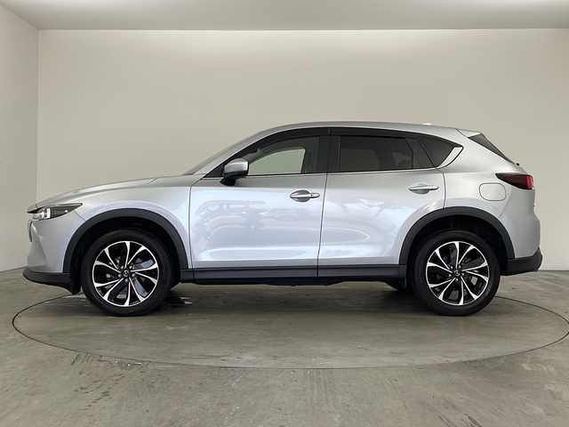 マツダ ＣＸ－５ XD プロアクティブ 兵庫県 2022(令4)年 2.5万km ソニックシルバーM ・純正ナビ/TV/Bluetooth/USB/スマートフォン連携/・全方位カメラ/・i-ACTIVSENSE（アイアクティブセンス）/・TCS（トラクションコントロールシステム）/・SBS（スマートブレーキサポート）/・SCBS（スマートシティブレーキサポート）/・HUD（ヘッドアップディスプレイ）/・BSM（ブラインドスポットモニター）/・i-stop/・ドライバーアテンションアラート/・レーダークルーズコントロール/・レーンキープアシストシステム/・コーナーセンサー/・パワーバックドア/・パワーシート（運転席）/・前席シートヒーター/・ステアリングヒーター/・パドルシフト/・純正19インチアルミホイール/・アダプティブLEDヘッドライト/・LEDライト/・ETC/・スマートキー