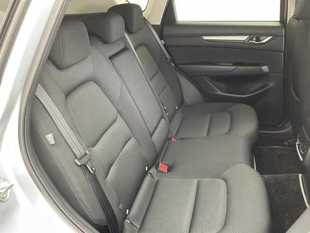 マツダ ＣＸ－５ XD プロアクティブ 兵庫県 2022(令4)年 2.5万km ソニックシルバーM ・純正ナビ/TV/Bluetooth/USB/スマートフォン連携/・全方位カメラ/・i-ACTIVSENSE（アイアクティブセンス）/・TCS（トラクションコントロールシステム）/・SBS（スマートブレーキサポート）/・SCBS（スマートシティブレーキサポート）/・HUD（ヘッドアップディスプレイ）/・BSM（ブラインドスポットモニター）/・i-stop/・ドライバーアテンションアラート/・レーダークルーズコントロール/・レーンキープアシストシステム/・コーナーセンサー/・パワーバックドア/・パワーシート（運転席）/・前席シートヒーター/・ステアリングヒーター/・パドルシフト/・純正19インチアルミホイール/・アダプティブLEDヘッドライト/・LEDライト/・ETC/・スマートキー
