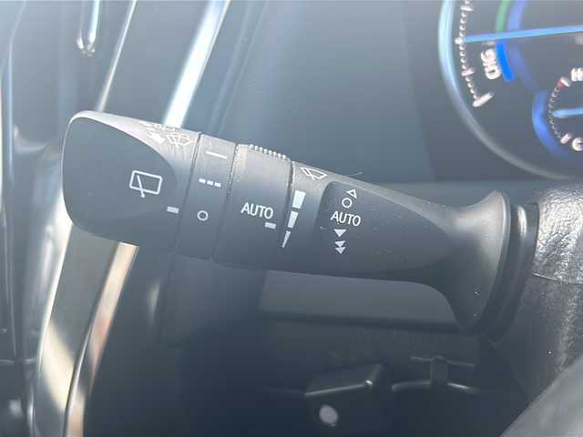 トヨタ アルファードハイブリット SR 沖縄県 2019(令1)年 6.1万km ホワイトパールクリスタルシャイン 社外９インチナビ　/（ＡＭ／ＦＭ／ＣＤ／ＤＶＤ／ＢＴ）　/バックカメラ　/フルセグＴＶ　/サンルーフ　/後席モニター　/パワーシート　/シートヒーター　/両側パワスラ　/レザーシート　/コーナーセンサー/オットマン/純正フロアマット/純正17AW/クルーズコントロール/LEDヘッドライト/オートライト/ドラレコ