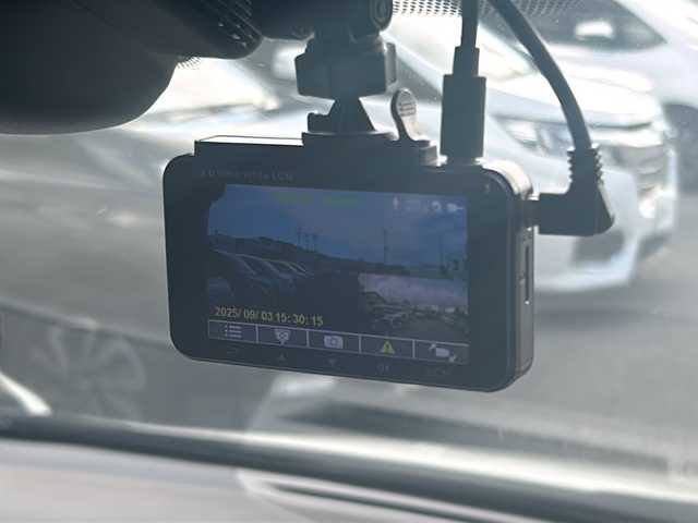 トヨタ アルファードハイブリット SR 沖縄県 2019(令1)年 6.1万km ホワイトパールクリスタルシャイン 社外９インチナビ　/（ＡＭ／ＦＭ／ＣＤ／ＤＶＤ／ＢＴ）　/バックカメラ　/フルセグＴＶ　/サンルーフ　/後席モニター　/パワーシート　/シートヒーター　/両側パワスラ　/レザーシート　/コーナーセンサー/オットマン/純正フロアマット/純正17AW/クルーズコントロール/LEDヘッドライト/オートライト/ドラレコ