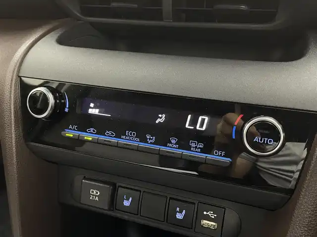 トヨタ ヤリスクロス ハイブリッド Z 福井県 2022(令4)年 2.2万km ブラックマイカ/ホワイトパールクリスタルシャイン 2トーン 純正ディスプレイオーディオ/【AM/FM/Bluetooth/フルセグTV】/全方位カメラ/ビルトインETC/トヨタセーフティセンス/・クルーズコントロール（追従有）/・車線逸脱警報機能/・衝突軽減ブレーキ/ハーフレザーシート/シートヒーター/ハンドルヒーター/プッシュスタート/スマートキー/オートライト/LEDヘッドライド