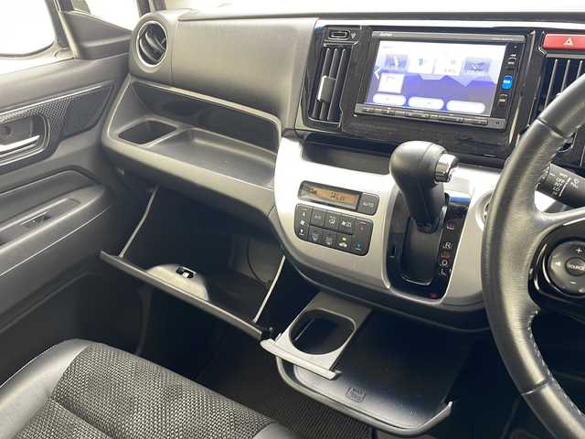 ホンダ Ｎ ＷＧＮ G スタイリッシュパッケージ 沖縄県 2015(平27)年 5.3万km プレミアムホワイトパールⅡ 純正ナビ（VXM-164VFi）/（フルセグＴＶ　ＤＶＤ　CD　SD　Ｂｌｕｅｔｏｏｔｈ）/クルーズコントロール/バックカメラ/ハーフレザーシート/シートヒーター/純正アルミホイール/オートライト/ステアリングリモコン/スマートキー/プッシュスタート/衝突軽減ブレーキ