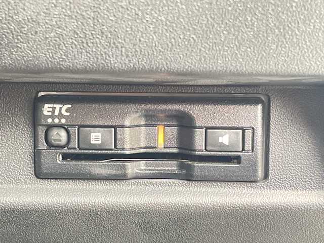 スズキ ジムニー シエラ JC 山口県 2022(令4)年 5.9万km ピュアホワイトP 9型アルパインナビ　/AM/FM/CD/DVD/フルセグTV/Bluetooth/バックカメラ　/社外アルミホイール　/給油口蓋カスタム　/セーフティーサポート　/オートクルーズコントロール　/前席シートヒーター　/レザーシートカバー　/ダウンヒルアシストコントロール　/LEDヘッドライト/オートライト、オートマチックハイビーム/純正フロアマット/スマートキー×２/ETC