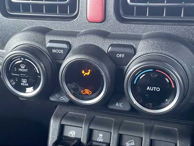 スズキ ジムニー シエラ JC 山口県 2022(令4)年 5.9万km ピュアホワイトP 9型アルパインナビ　/AM/FM/CD/DVD/フルセグTV/Bluetooth/バックカメラ　/社外アルミホイール　/給油口蓋カスタム　/セーフティーサポート　/オートクルーズコントロール　/前席シートヒーター　/レザーシートカバー　/ダウンヒルアシストコントロール　/LEDヘッドライト/オートライト、オートマチックハイビーム/純正フロアマット/スマートキー×２/ETC