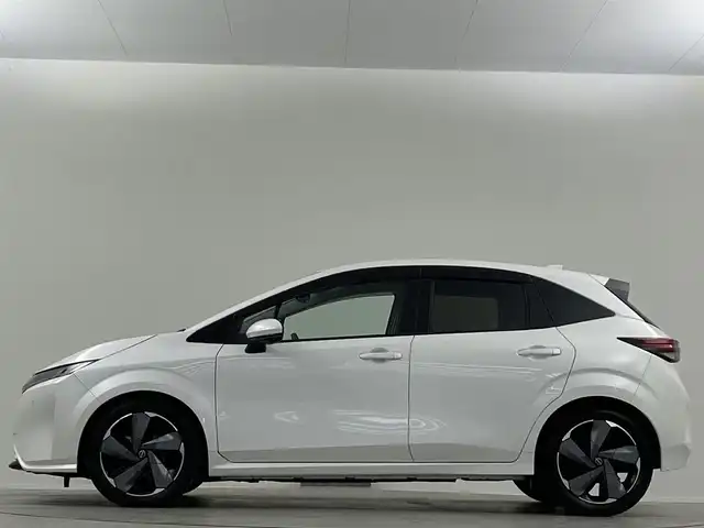 日産 オーラ G レザーエディション 埼玉県 2023(令5)年 1.3万km ピュアホワイトパール ＢＯＳＥ　純正９型ナビ　全方位　温シート　ＬＥＤ　本革　ＢＳＭ　液晶ミラー　ビルトインＥＴＣ２．０　前後ドライブレコーダー　プロパイロット　寒冷地仕様　ステアリングヒーター　フルセグＴＶ