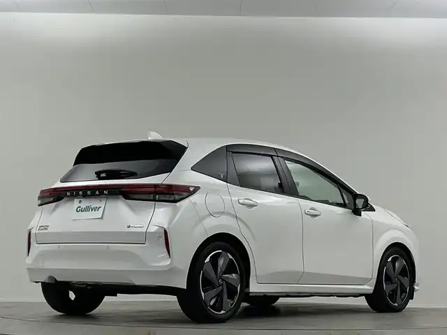 日産 オーラ G レザーエディション 埼玉県 2023(令5)年 1.3万km ピュアホワイトパール ＢＯＳＥ　純正９型ナビ　全方位　温シート　ＬＥＤ　本革　ＢＳＭ　液晶ミラー　ビルトインＥＴＣ２．０　前後ドライブレコーダー　プロパイロット　寒冷地仕様　ステアリングヒーター　フルセグＴＶ