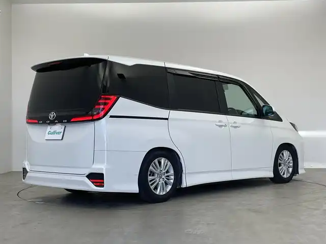 トヨタ ノア S－G 埼玉県 2023(令5)年 1.9万km ホワイトパールクリスタルシャイン Toyota Safety Sense/　・プリクラッシュセーフティ/　・レーントレーシングアシスト/　・レーダークルーズコントロール/　・オートマチックハイビーム/純正10.5インチディスプレイオーディオ/DTV/CD/DVD/BT/USB/AppleCarplay/AndroidAuto/両側パワースライドドア/バックカメラ/14型フリップダウンモニター/前席シートヒーター/オートブレーキホールド/ダブルオートエアコン/シートバックテーブル/ロールサンシェード/エンジンスタートボタン/スマートキー/スペアキー/純正LEDヘッドライト/オートライト/純正アルミホイール
