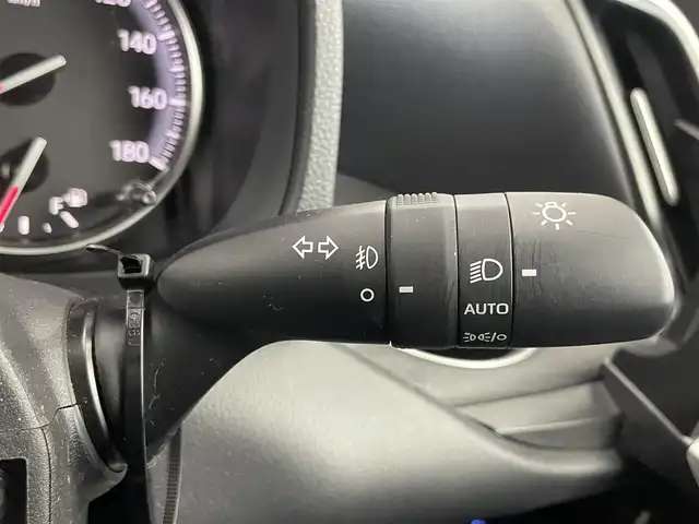 トヨタ ノア S－G 埼玉県 2023(令5)年 1.9万km ホワイトパールクリスタルシャイン Toyota Safety Sense/　・プリクラッシュセーフティ/　・レーントレーシングアシスト/　・レーダークルーズコントロール/　・オートマチックハイビーム/純正10.5インチディスプレイオーディオ/DTV/CD/DVD/BT/USB/AppleCarplay/AndroidAuto/両側パワースライドドア/バックカメラ/14型フリップダウンモニター/前席シートヒーター/オートブレーキホールド/ダブルオートエアコン/シートバックテーブル/ロールサンシェード/エンジンスタートボタン/スマートキー/スペアキー/純正LEDヘッドライト/オートライト/純正アルミホイール