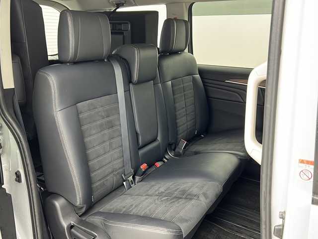 三菱 デリカＤ：５ ジャスパー 宮城県 2023(令5)年 6万km ホワイトダイヤモントド/グラファイトグレーメタリック 禁煙車/ワンオーナー/サイドオートステップ/マルチビューモニター/ALPINE製フリップダウンモニター/BIGX11インチナビ/・CD.DVD.SD.BT.USB/フルセグTV/三菱e-Assist/・衝突軽減ブレーキ/・車線逸脱警報/・アダプティブクルーズコントロール/・オートハイビームアシスト/・ブラインドスポットモニター/両側パワースライドドア/パワーバックドア/ハーフレザーシート/・D席パワーシート/・前席シートヒーター/電動パーキングブレーキ/オートホールド機能/LEDヘッドライト/LEDフォグランプ/パドルシフト/ビルトインETC/ステアリングヒーター/ステアリングスイッチ/プッシュスタート/スマートキー/純正18インチアルミホイール/純正フロアマット