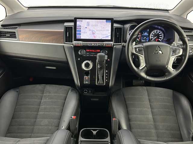 三菱 デリカＤ：５ ジャスパー 宮城県 2023(令5)年 6万km ホワイトダイヤモントド/グラファイトグレーメタリック 禁煙車/ワンオーナー/サイドオートステップ/マルチビューモニター/ALPINE製フリップダウンモニター/BIGX11インチナビ/・CD.DVD.SD.BT.USB/フルセグTV/三菱e-Assist/・衝突軽減ブレーキ/・車線逸脱警報/・アダプティブクルーズコントロール/・オートハイビームアシスト/・ブラインドスポットモニター/両側パワースライドドア/パワーバックドア/ハーフレザーシート/・D席パワーシート/・前席シートヒーター/電動パーキングブレーキ/オートホールド機能/LEDヘッドライト/LEDフォグランプ/パドルシフト/ビルトインETC/ステアリングヒーター/ステアリングスイッチ/プッシュスタート/スマートキー/純正18インチアルミホイール/純正フロアマット