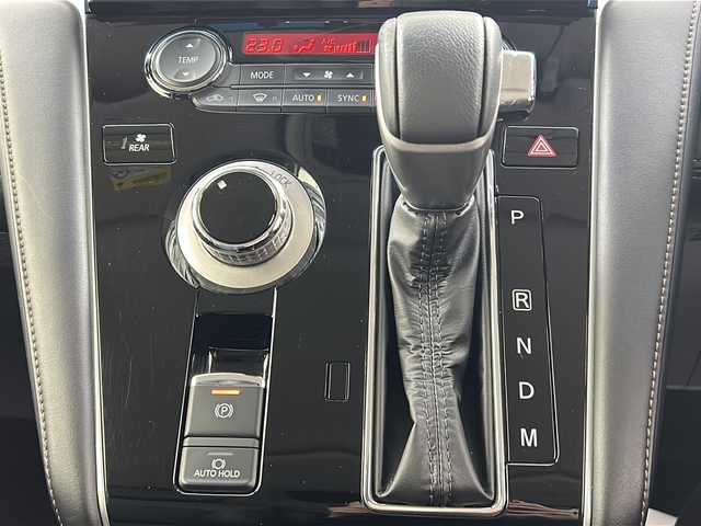 三菱 デリカＤ：５ ジャスパー 宮城県 2023(令5)年 6万km ホワイトダイヤモントド/グラファイトグレーメタリック 禁煙車/ワンオーナー/サイドオートステップ/マルチビューモニター/ALPINE製フリップダウンモニター/BIGX11インチナビ/・CD.DVD.SD.BT.USB/フルセグTV/三菱e-Assist/・衝突軽減ブレーキ/・車線逸脱警報/・アダプティブクルーズコントロール/・オートハイビームアシスト/・ブラインドスポットモニター/両側パワースライドドア/パワーバックドア/ハーフレザーシート/・D席パワーシート/・前席シートヒーター/電動パーキングブレーキ/オートホールド機能/LEDヘッドライト/LEDフォグランプ/パドルシフト/ビルトインETC/ステアリングヒーター/ステアリングスイッチ/プッシュスタート/スマートキー/純正18インチアルミホイール/純正フロアマット