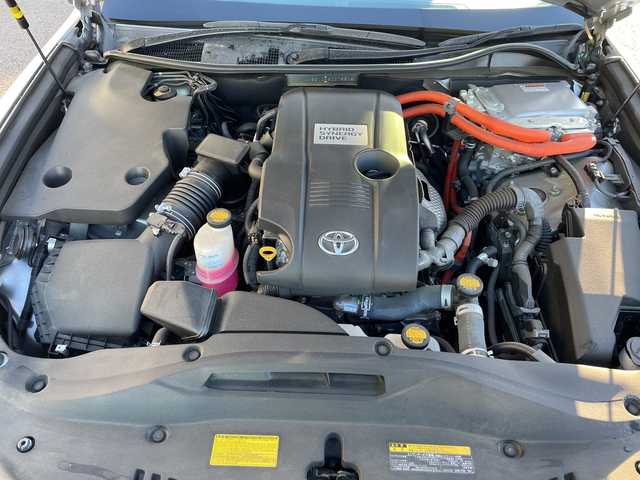 トヨタ クラウン ハイブリッド ロイヤルサルーン 茨城県 2013(平25)年 9.5万km シルバーM 純正ナビ/-BT/AM/FM/CD/TV /バックカメラ /コーナーセンサー前後/クルーズコントロール /プッシュスタート /D席N席シートヒーター  /D席N席パワーシート /純正アルミホイール /アイドリングストップ /ステアリングヒーター/オールオートパワーウィンドウ